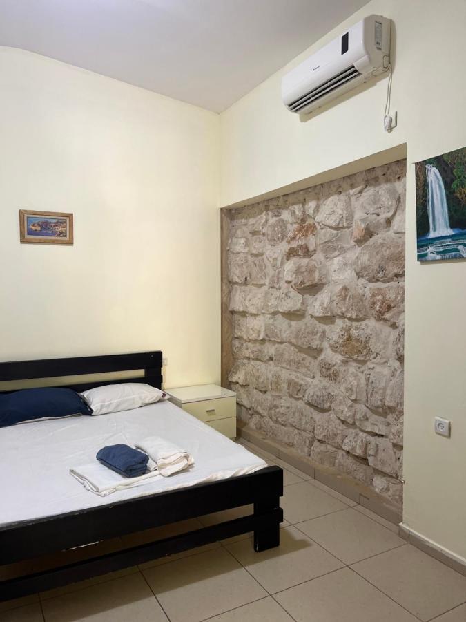 Grin-Motel Haifa Buitenkant foto