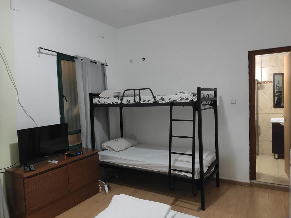 Grin-Motel Haifa Buitenkant foto