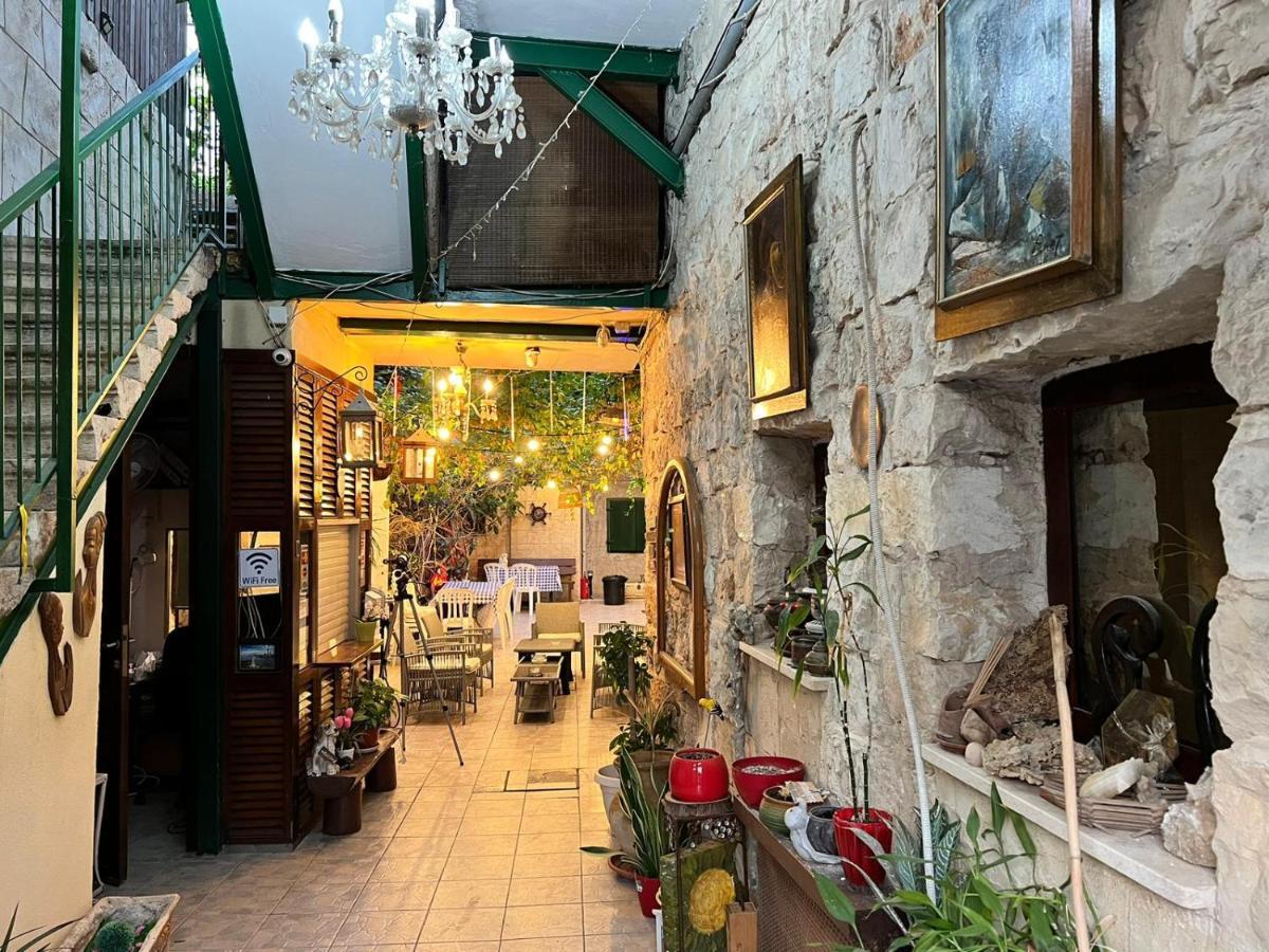 Grin-Motel Haifa Buitenkant foto