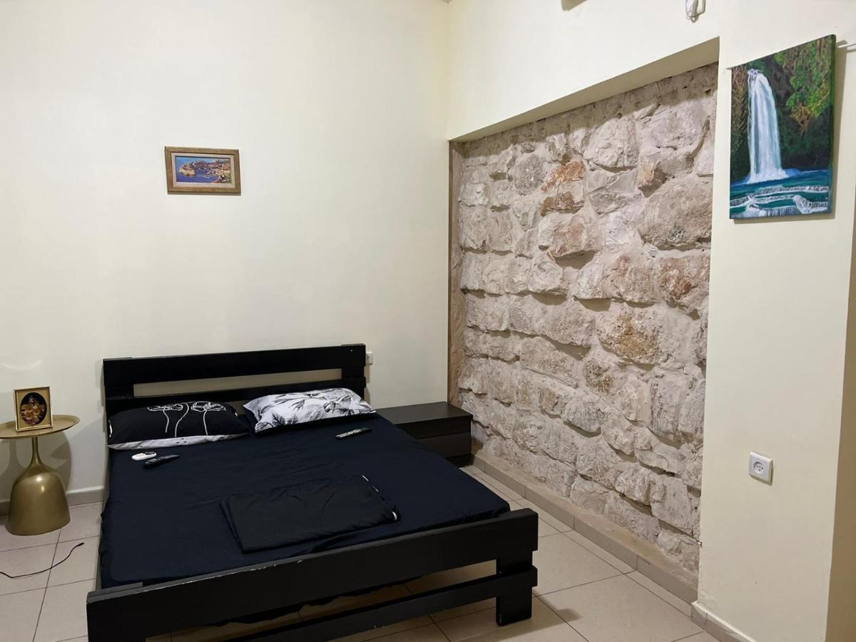 Grin-Motel Haifa Buitenkant foto